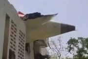 弥勒印度一波音787客机坠毁机上242人、地面5名学生遇难！我驻印度使馆：机上无中国籍乘客